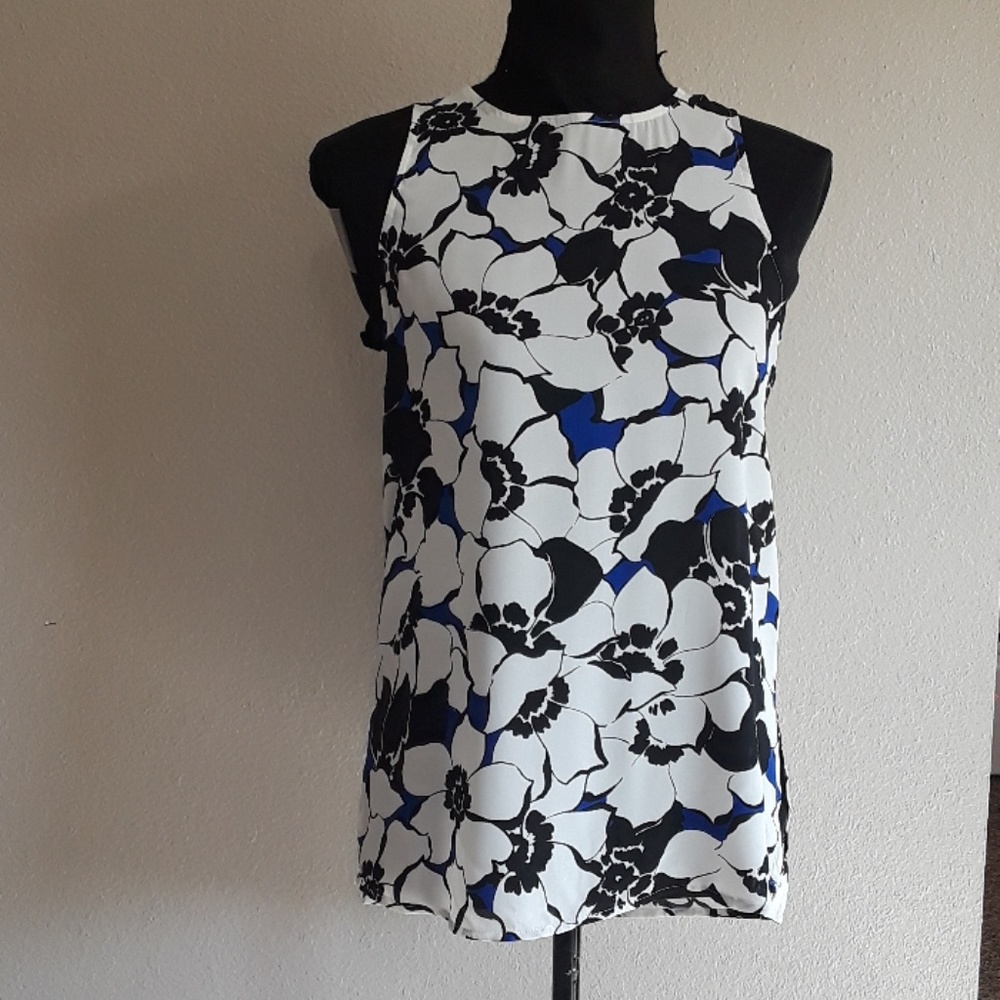 WHO WHAT WEAR Ladies Floral Top XS